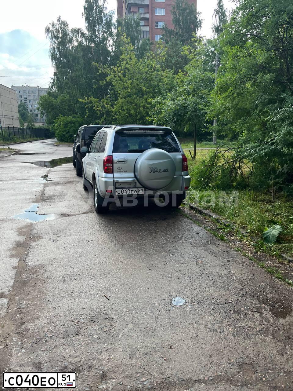Фото автомобиля TOYOTA RAV4, 2001 — госномер С040ЕО51. Цвет: СЕРЕБРИСТЫЙ