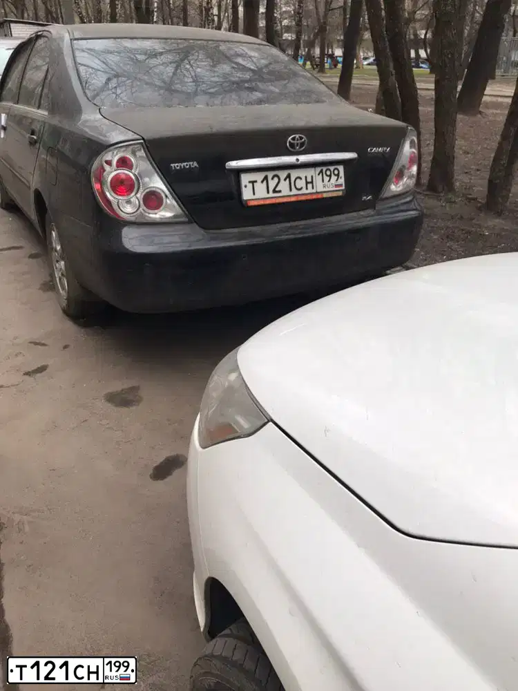 Фото автомобиля TOYOTA CAMRY, 2003 — госномер Т121СН199. Цвет: ЧЕРНЫЙ