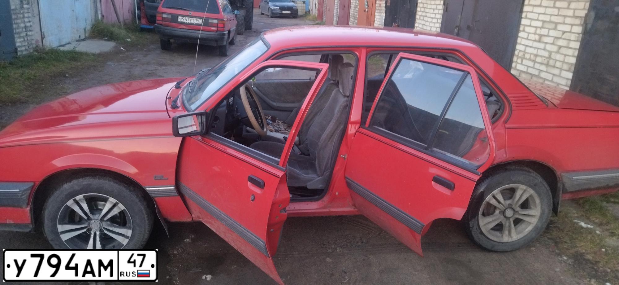 Фото автомобиля OPEL ASCONA, 1987 — госномер В963НА92. Цвет: Красный