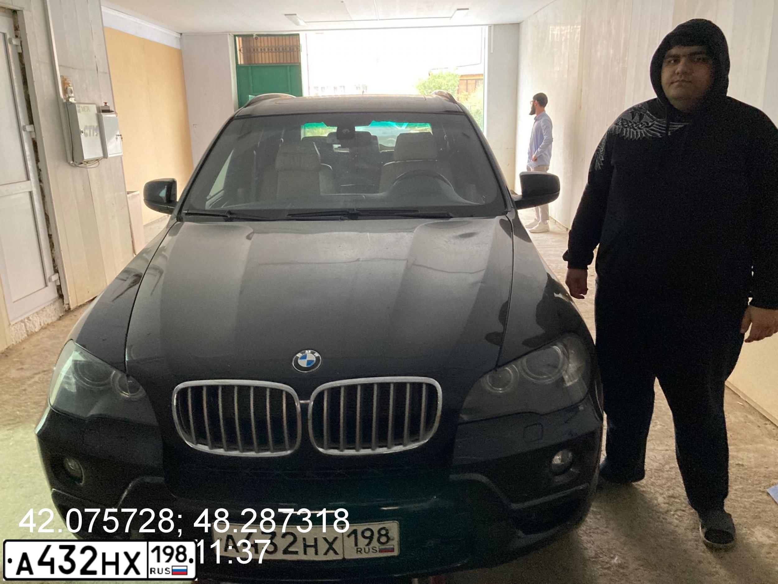 Фото автомобиля BMW X5, 2007 — госномер С040ОК790. Цвет: Темно-синий