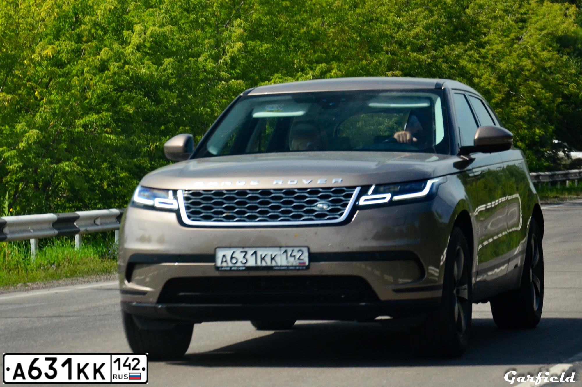 Фото автомобиля LANDROVER RANGE ROVER VELAR, 2018 — госномер А098РК142. Цвет: СЕРО-КОРИЧНЕВЫЙ