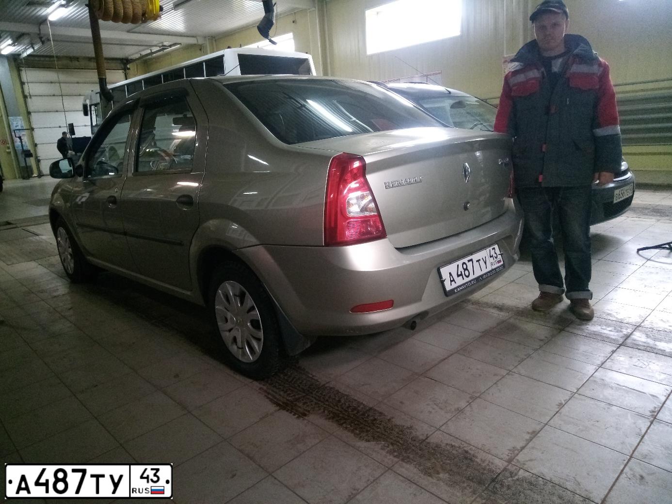 Фото автомобиля RENAULT LOGAN, 2012 — госномер А487ТУ43. Цвет: БЕЖЕВЫЙ