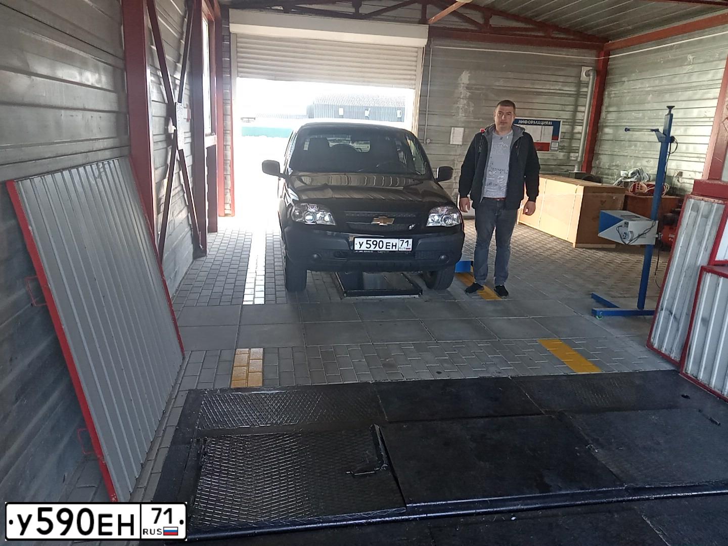 Фото автомобиля CHEVROLET NIVA 212300-55, 2020 — госномер Р634ЕО40. Цвет: ЧЕРНО-СИНИЙ МЕТАЛЛИК