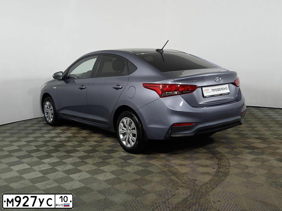 Фото автомобиля HYUNDAI SOLARIS, 2018 — госномер М927УС10. Цвет: Серый