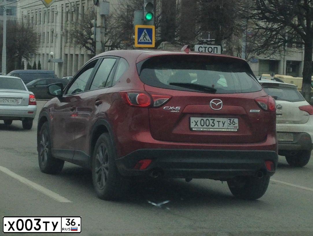 Фото автомобиля MAZDA CX-5, 2012 — госномер С845ТУ178. Цвет: Красный