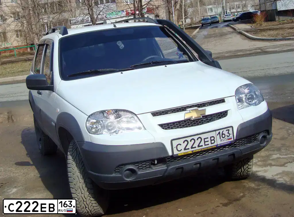 Фото автомобиля LADA 2121 NIVA, 2012 — госномер Р505КМ102. Цвет: Темно-зеленый