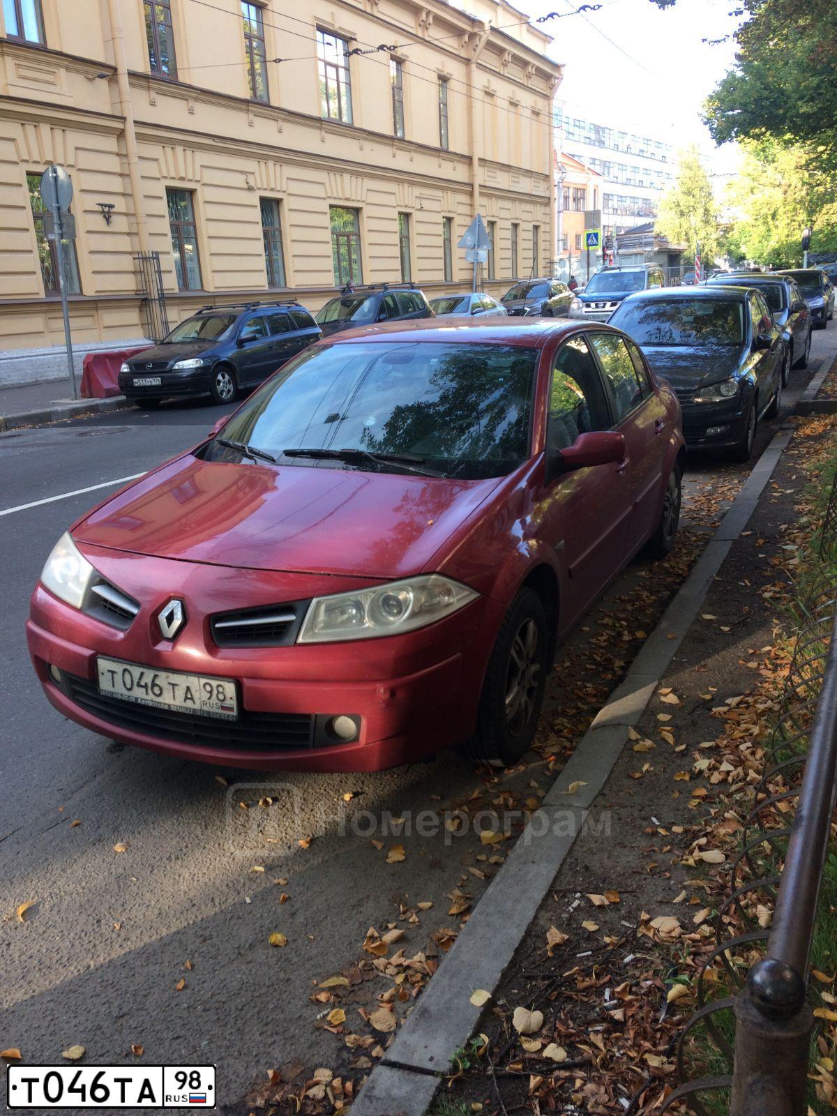 Фото автомобиля RENAULT MEGANE, 2008 — госномер Т046ТА98. Цвет: КРАСНЫЙ