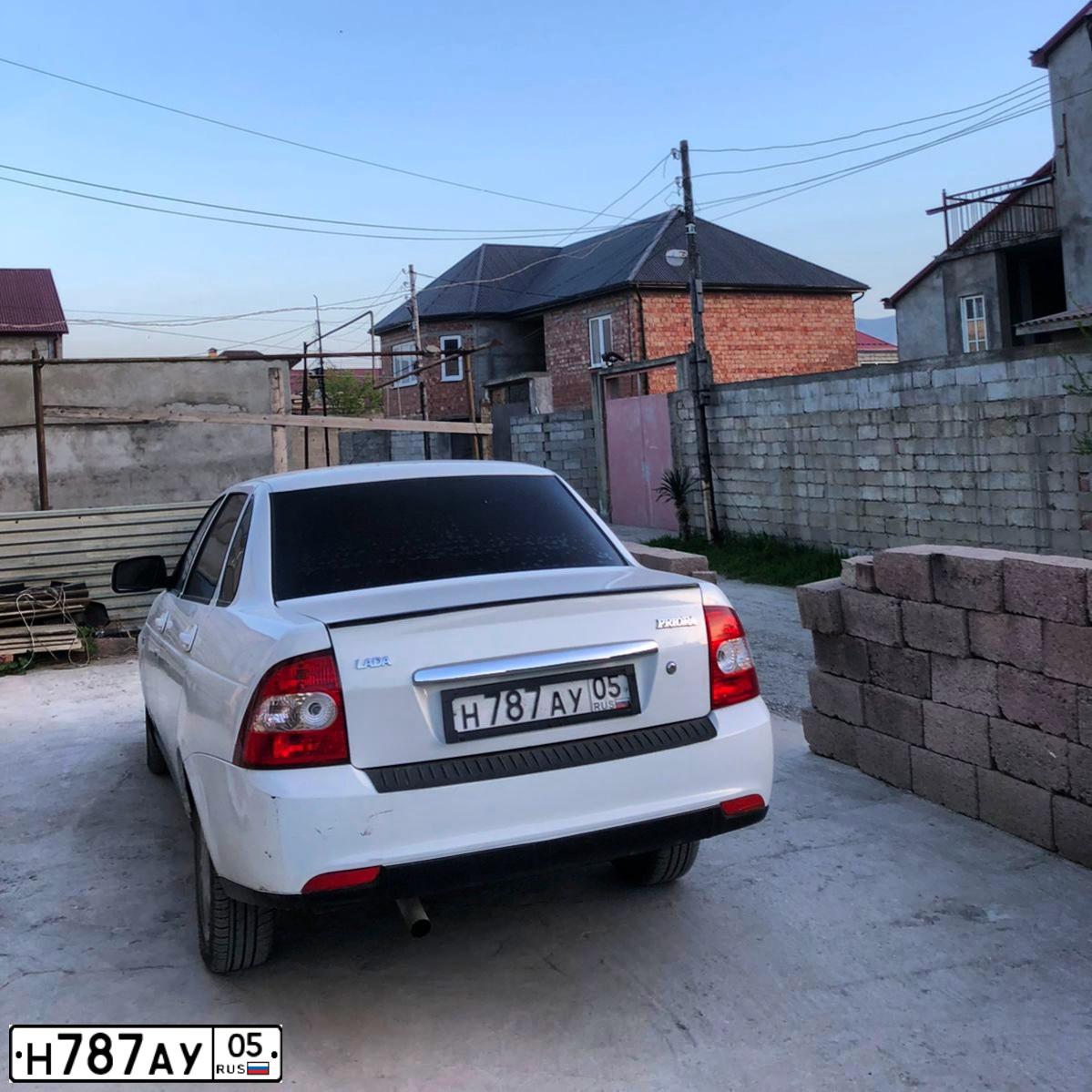 Фото автомобиля LADA 2170 PRIORA, 2011 — госномер Н787АУ05. Цвет: Белый