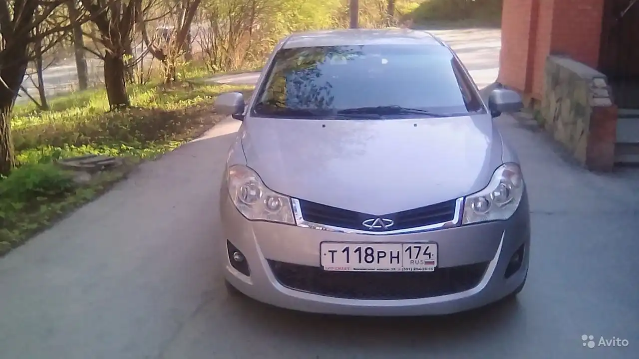 Фото автомобиля CHERY BONUS /A13/, 2012 — госномер Х529МС56. Цвет: Серебристый