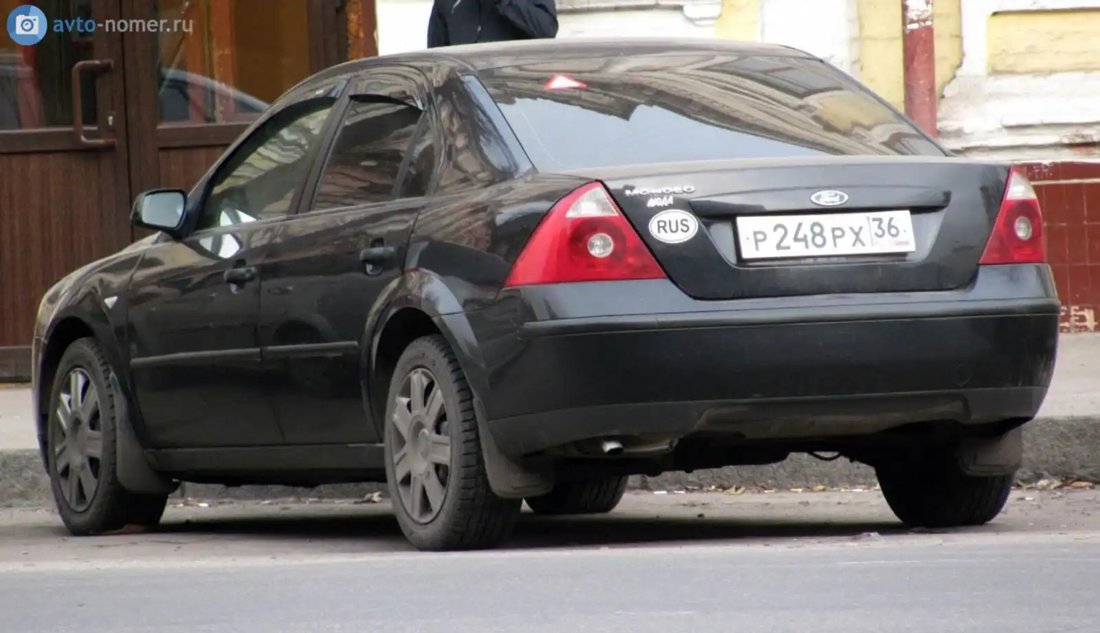 Фото автомобиля FORD ФОРД МОNDЕО, 2004 — госномер Р248РХ36. Цвет: ЧЕРНЫЙ