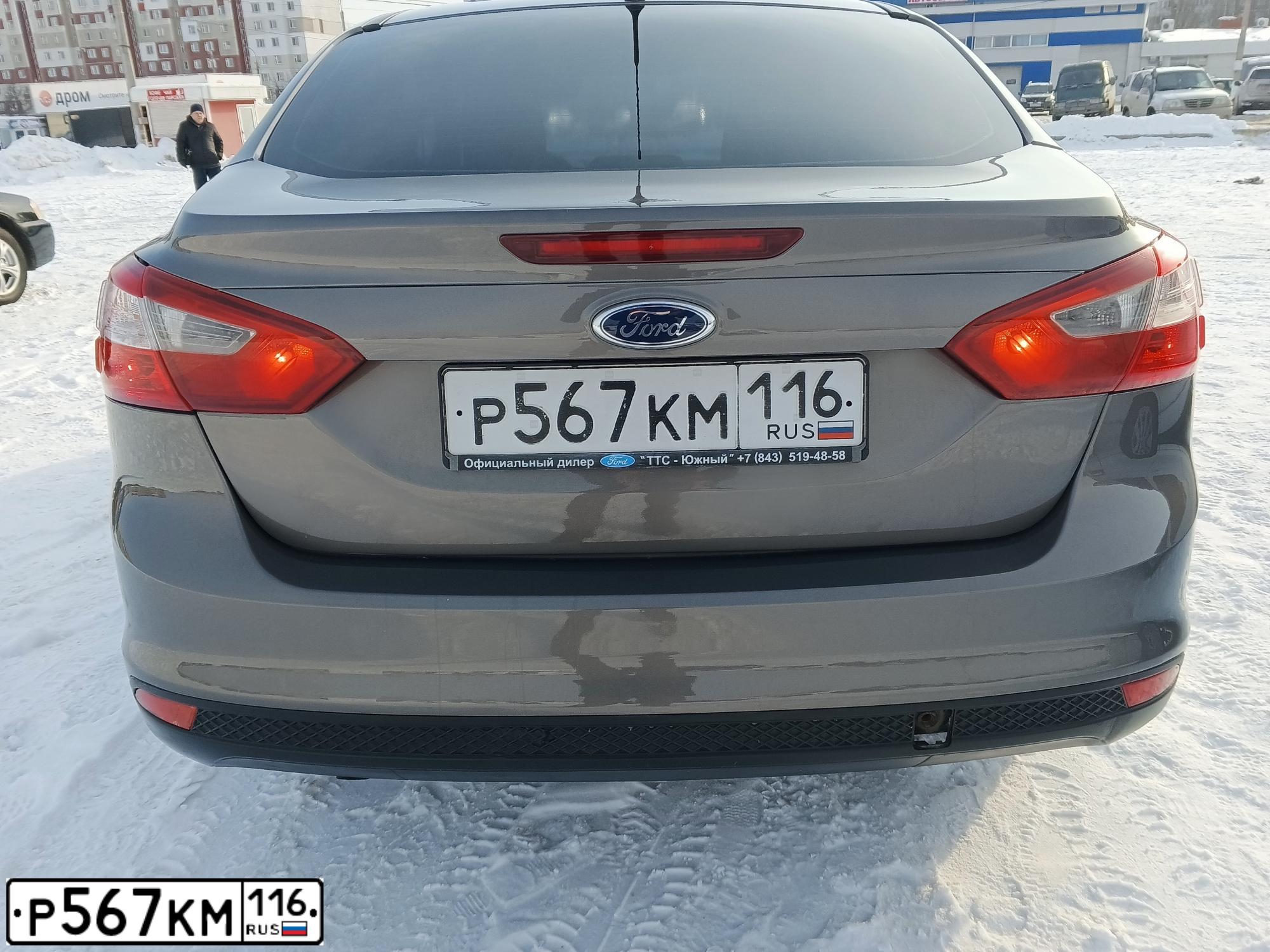 Фото автомобиля FORD FOCUS, 2012 — госномер Р567КМ116. Цвет: СЕРО-КОРИЧНЕВЫЙ
