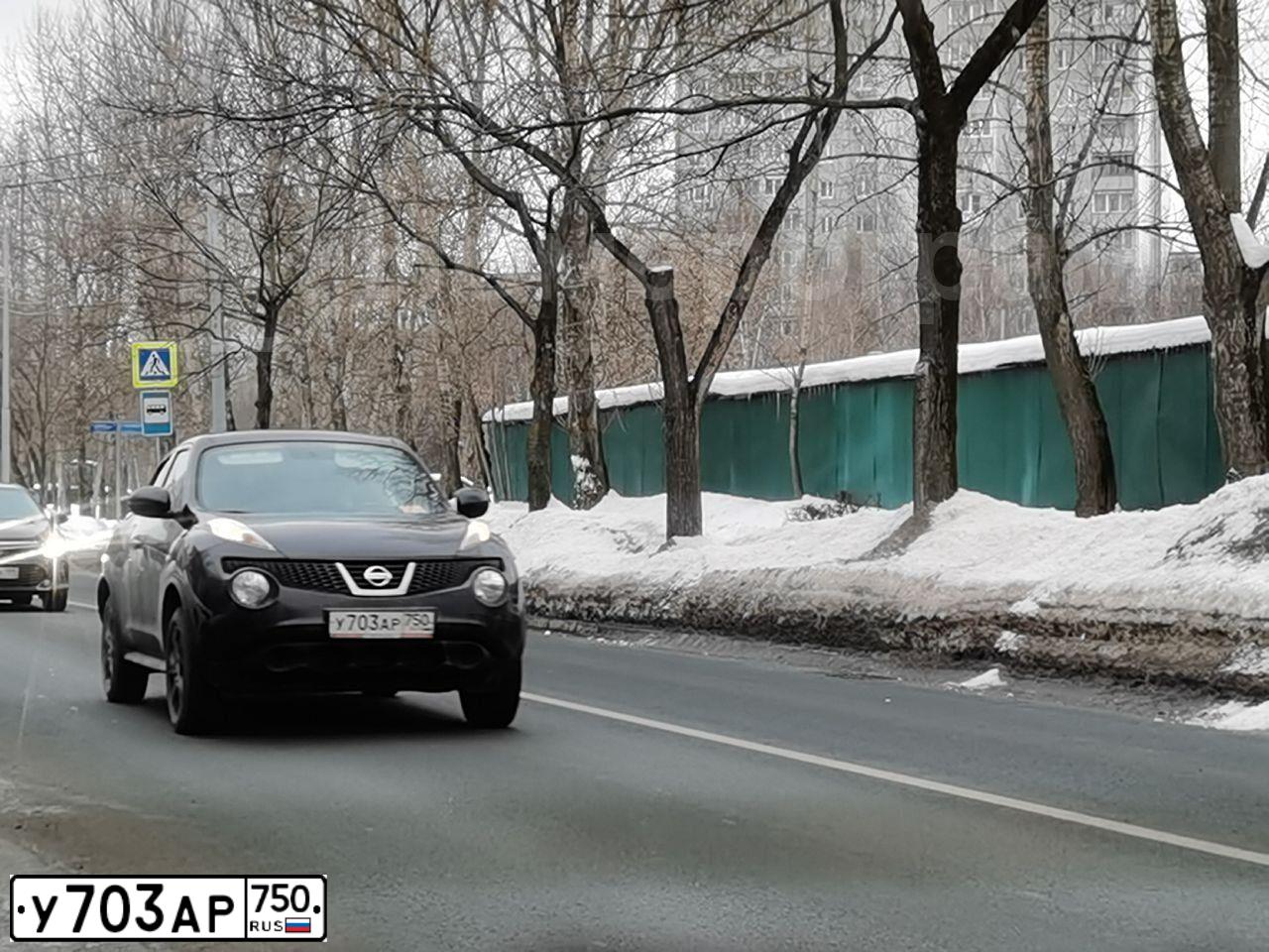 Фото автомобиля NISSAN JUKE, 2014 — госномер О292УВ32. Цвет: ФИОЛЕТОВЫЙ