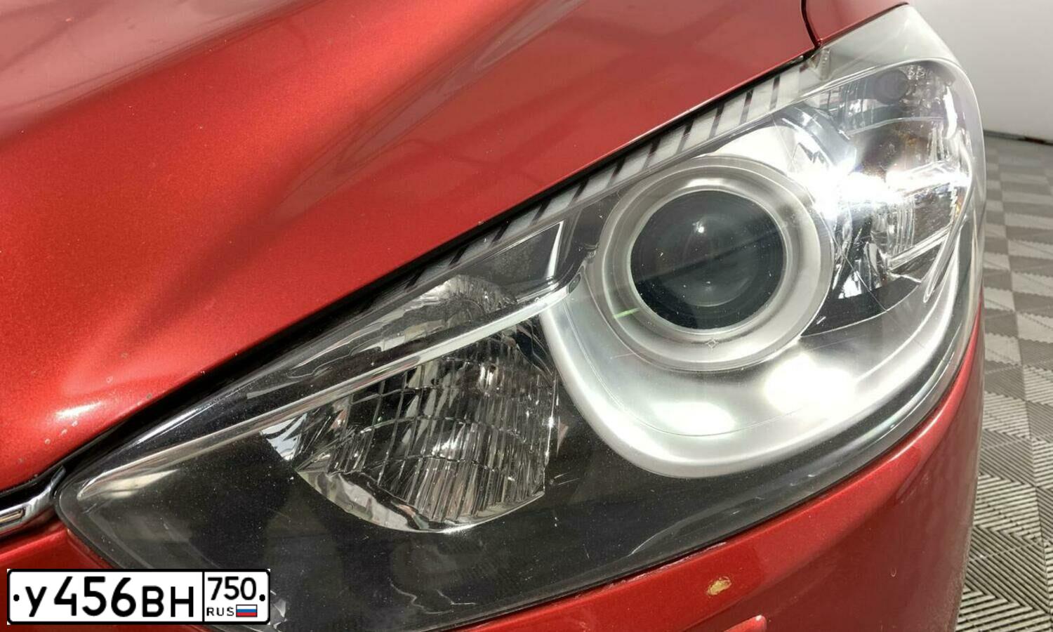 Фото автомобиля MAZDA CX-5, 2014 — госномер У949РС799. Цвет: Красный