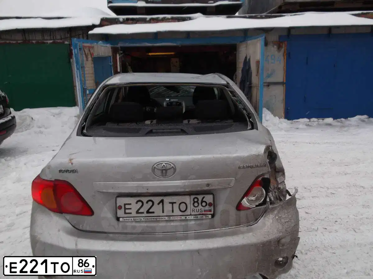 Фото автомобиля TOYOTA COROLLA, 2008 — госномер М312НР124. Цвет: СЕРЕБРИСТЫЙ