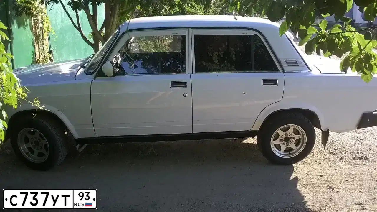 Фото автомобиля LADA 2107, 2007 — госномер Х098ТХ123. Цвет: ЯРКО-БЕЛЫЙ
