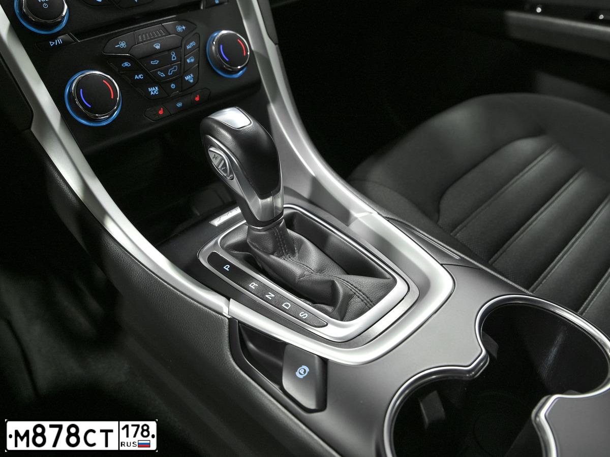Фото автомобиля FORD MONDEO, 2018 — госномер М556ЕХ35. Цвет: СЕРЫЙ