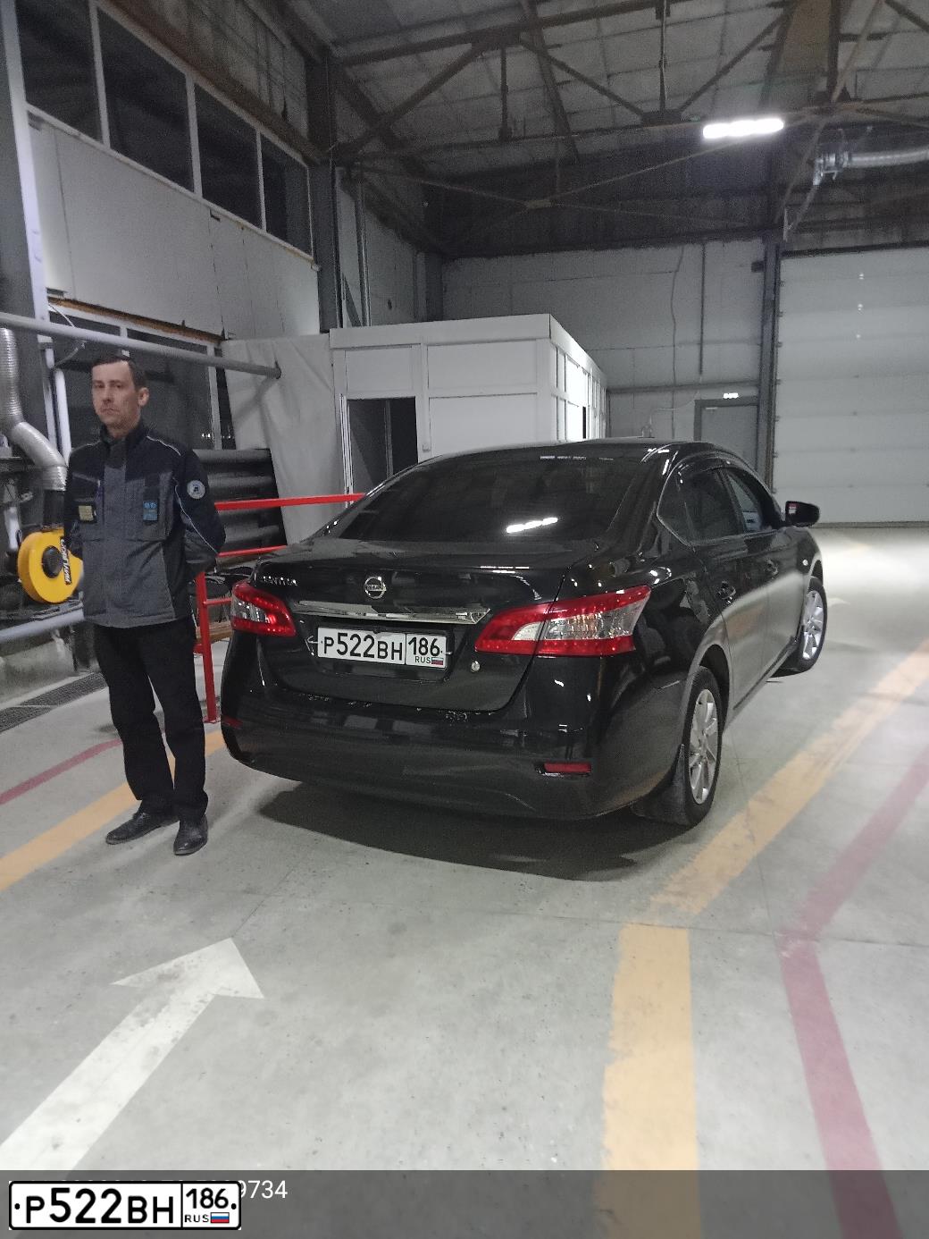 Фото автомобиля NISSAN SENTRA/LUCINO/, 2015 — госномер Е747УР186. Цвет: ЧЕРНЫЙ