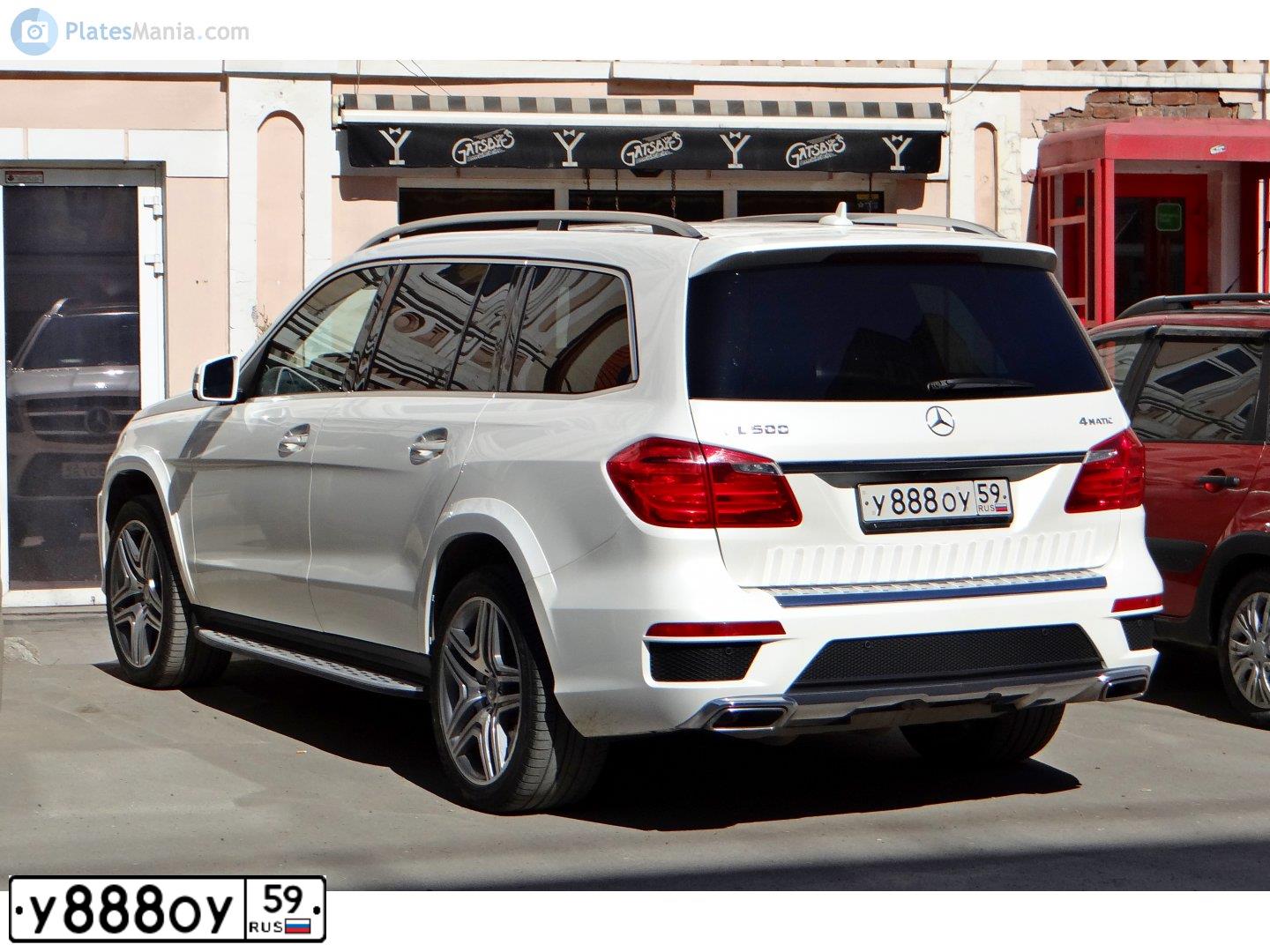 Фото автомобиля МЕРСЕДЕС-БЕНЦ GL 500 4MATIC, 2015 — госномер Р103ТА159. Цвет: Белый