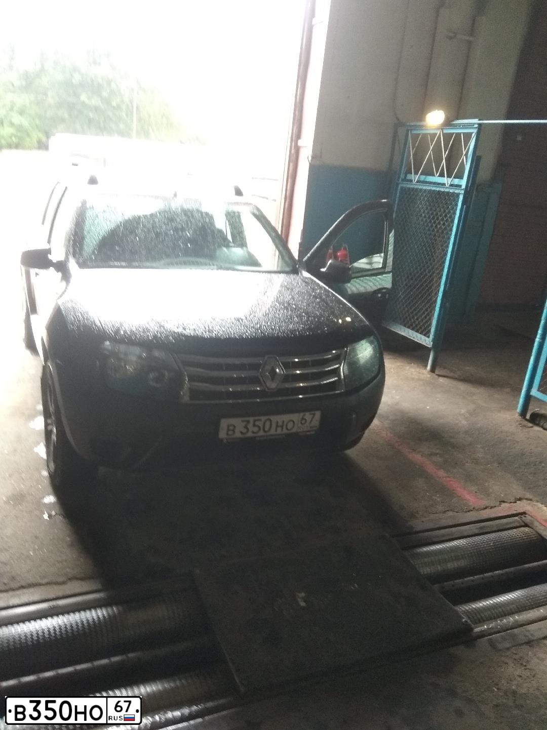 Фото автомобиля RENAULT DUSTER, 2014 — госномер Е013СХ57. Цвет: ЧЕРНЫЙ