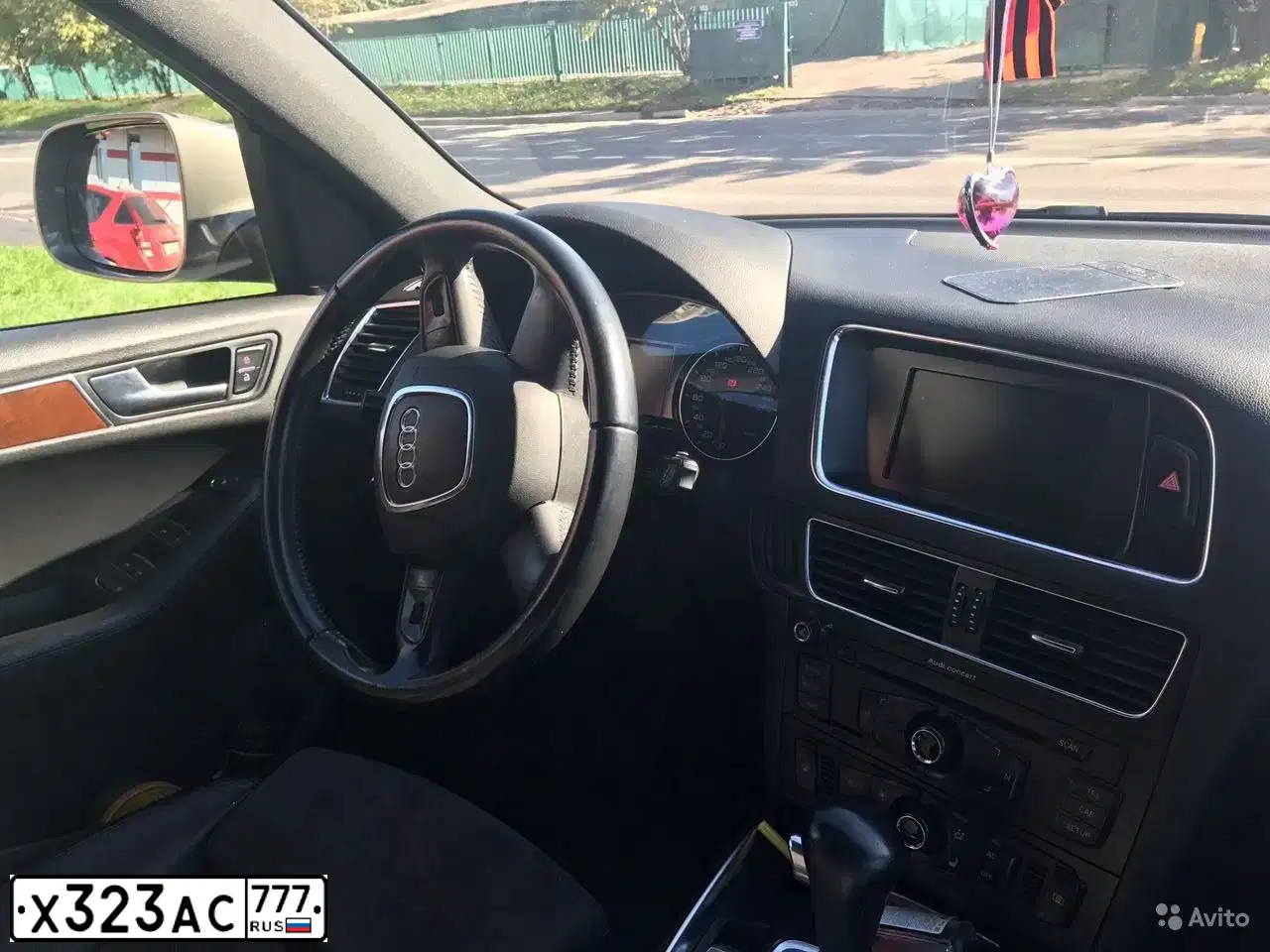 Фото автомобиля HYUNDAI SANTA FE, 2012 — госномер Е755УВ190. Цвет: СЕРЫЙ