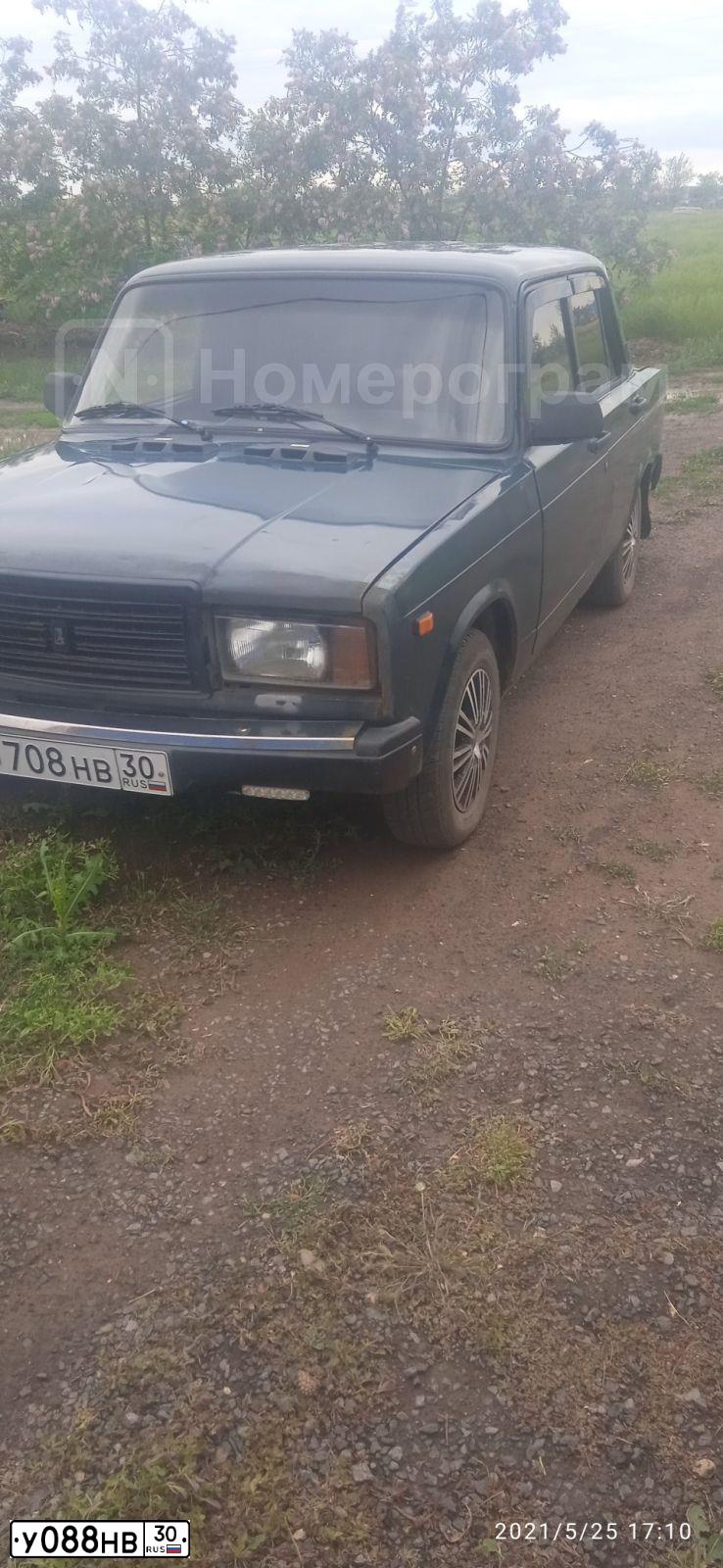 Фото автомобиля FORD FOCUS, 2006 — госномер У088НВ30. Цвет: ЧЕРНЫЙ