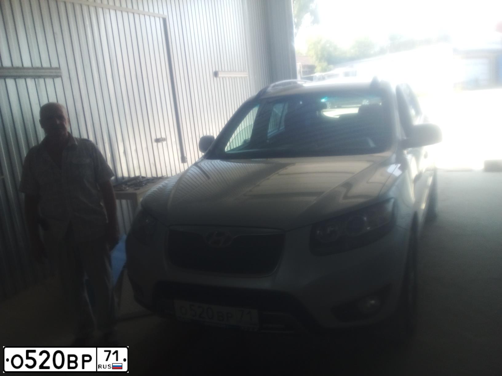 Фото автомобиля HYUNDAI SANTA FE, 2011 — госномер В979НВ71. Цвет: Серебристый
