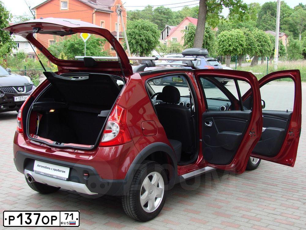 Фото автомобиля VOLKSWAGEN POLO, 2010 — госномер Р137ОР71. Цвет: СЕРЕБРИСТО-ЖЕЛТЫЙ