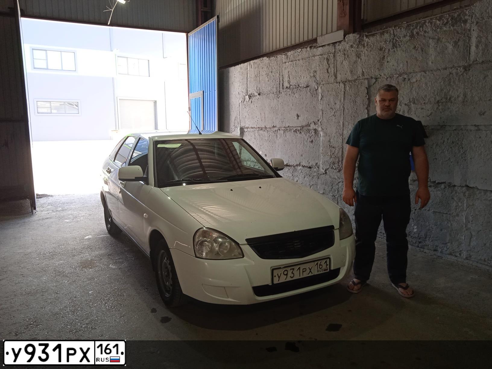 Фото автомобиля LADA 2172 PRIORA, 2014 — госномер Е001ХА159. Цвет: БЕЛЫЙ