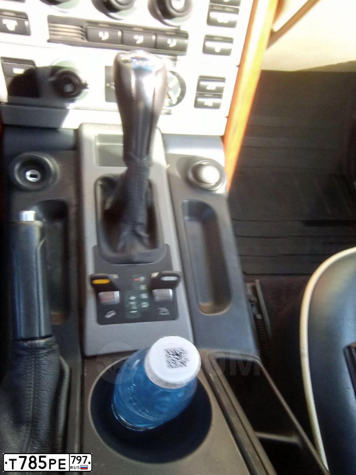 Фото автомобиля LANDROVER RANGE ROVER, 2006 — госномер Т785РЕ797. Цвет: Темно-синий