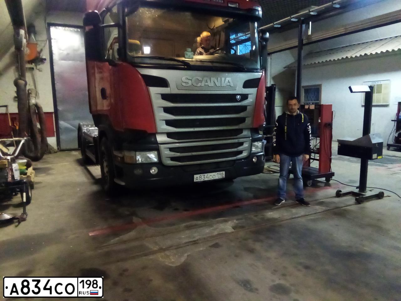 Фото автомобиля SCANIA SERIE R /4X2/, 2018 — госномер Е282МХ147. Цвет: Красный
