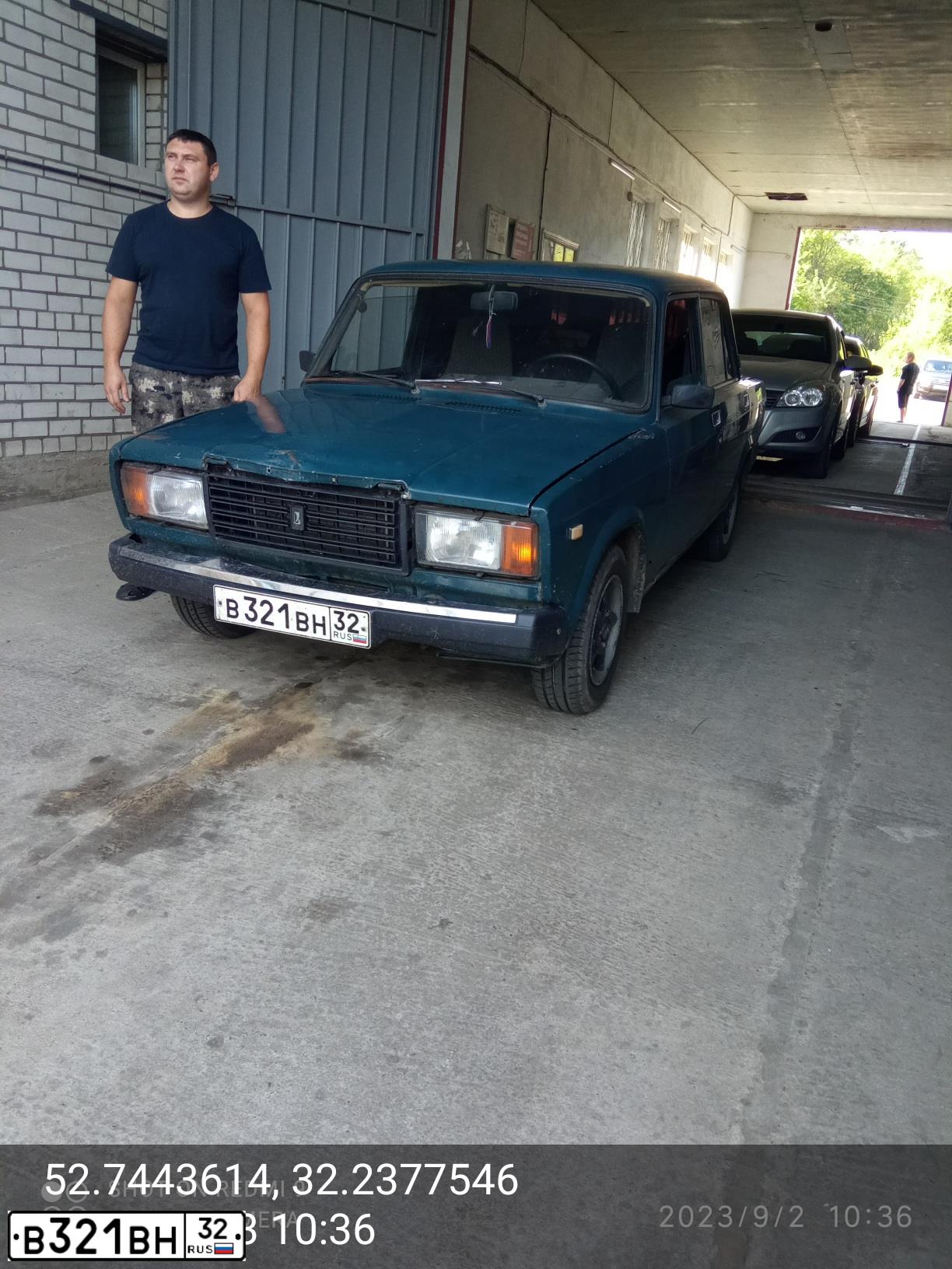 Фото автомобиля LADA 2107, 2001 — госномер В321ВН32. Цвет: СИНЕ-ЗЕЛЕНЫЙ