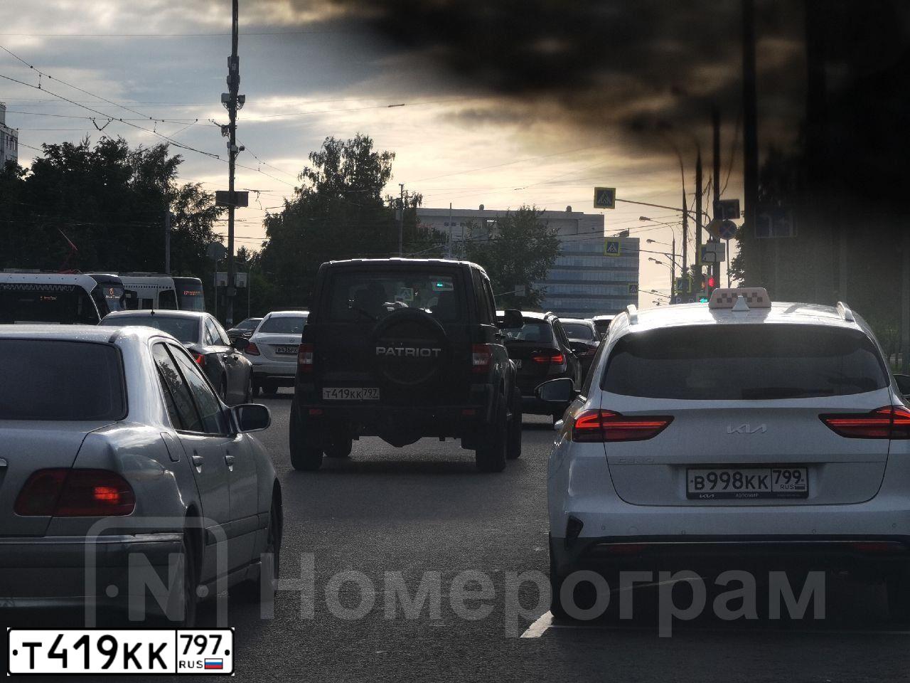 Фото автомобиля UAZ 3163 PATRIOT, 2014 — госномер Т419КК797. Цвет: АВАНТЮРИН МЕТАЛЛИК