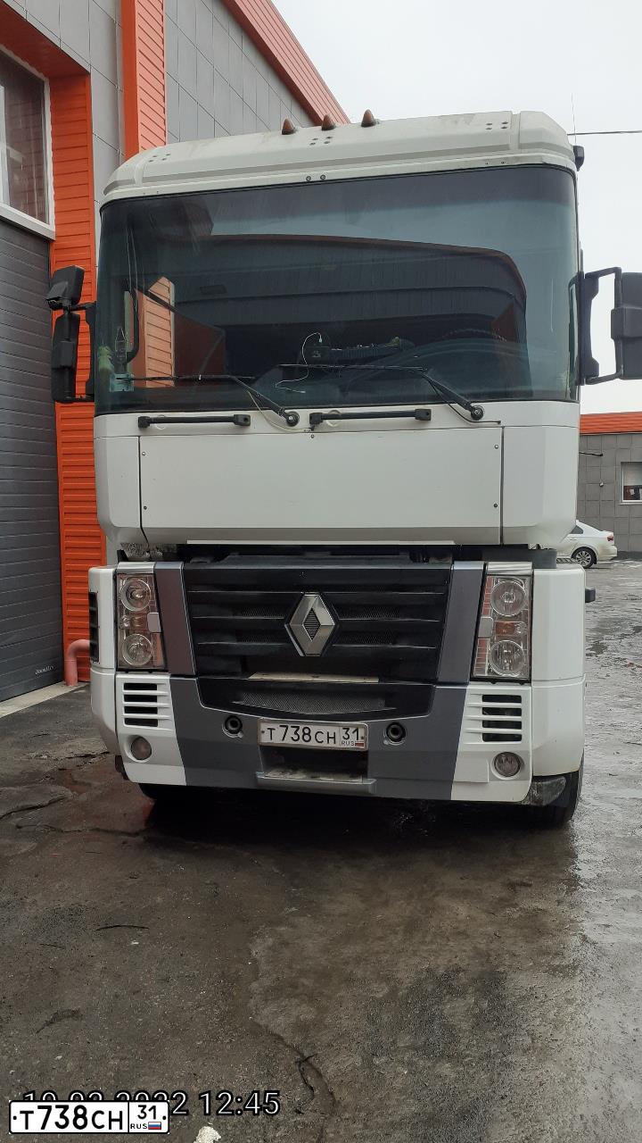 Фото автомобиля RENAULT MAGNUM, 2000 — госномер Т738СН31. Цвет: Белый