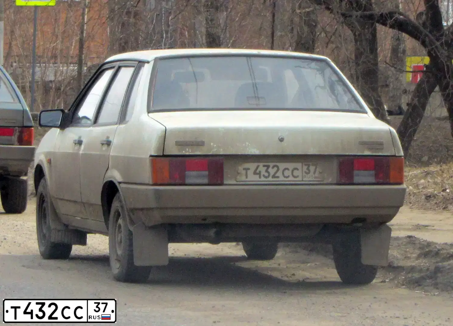 Фото автомобиля ВАЗ 21099, 1997 — госномер М135ХР76. Цвет: Белый