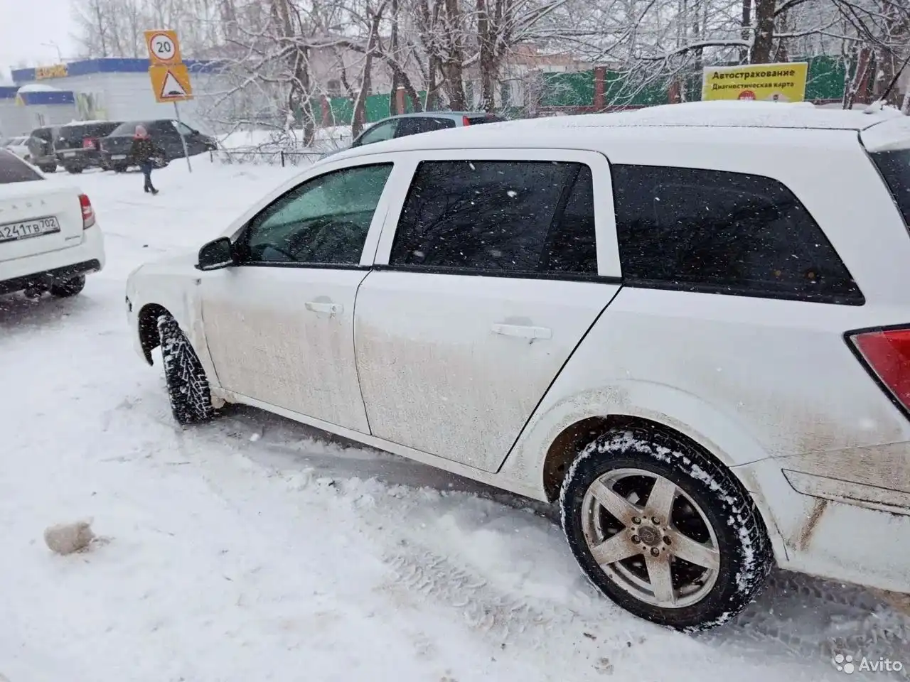 Фото автомобиля LIFAN X 60, 2013 — госномер Х859ОС55. Цвет: ЧЕРНЫЙ