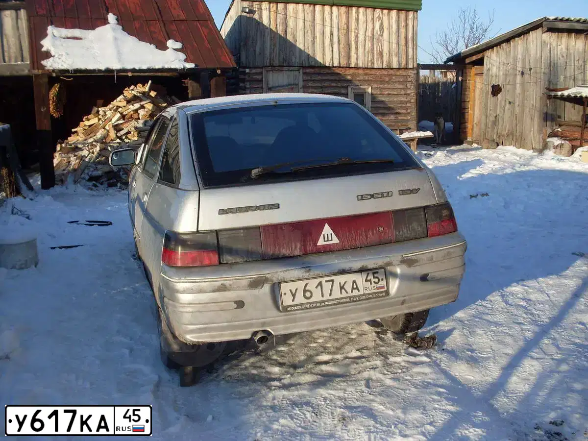 Фото автомобиля LADA 2112, 2003 — госномер У617КА45. Цвет: СВ СЕРЕБРИСТЫЙ МЕТАЛЛИК