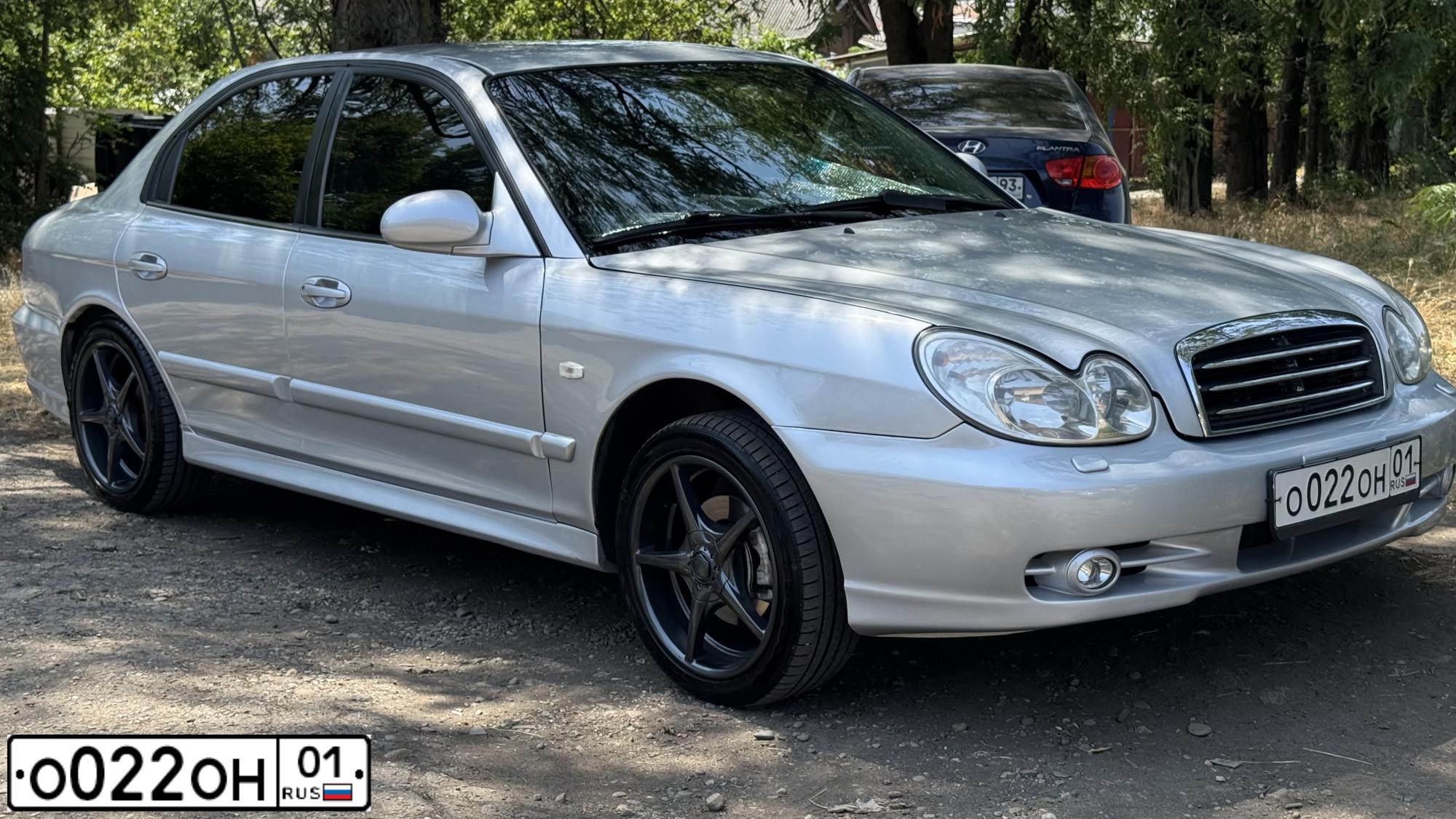 Фото автомобиля HYUNDAI SONATA, 2012 — госномер О022ОН01. Цвет: Темно-синий