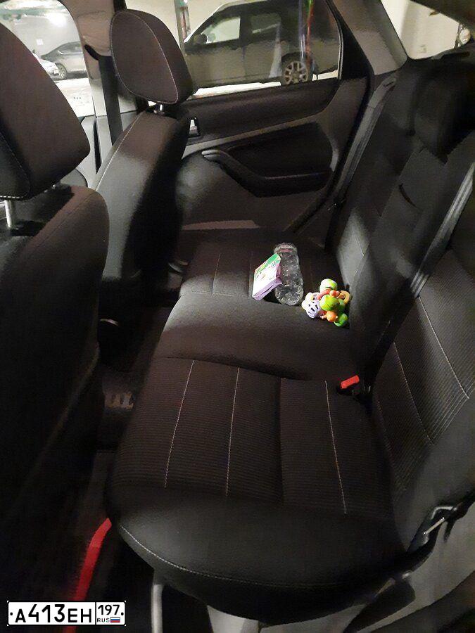 Фото автомобиля FORD FOCUS, 2010 — госномер О135СВ46. Цвет: ФИОЛЕТОВЫЙ