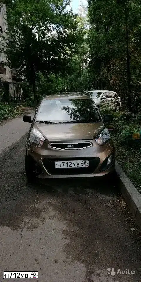 Фото автомобиля KIA PICANTO / MORNING, 2012 — госномер Н712УВ48. Цвет: КАКАО