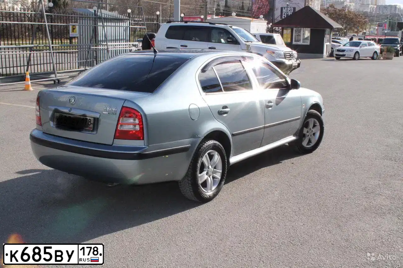Фото автомобиля RENAULT LOGAN, 2011 — госномер К361КВ198. Цвет: БЕЛЫЙ