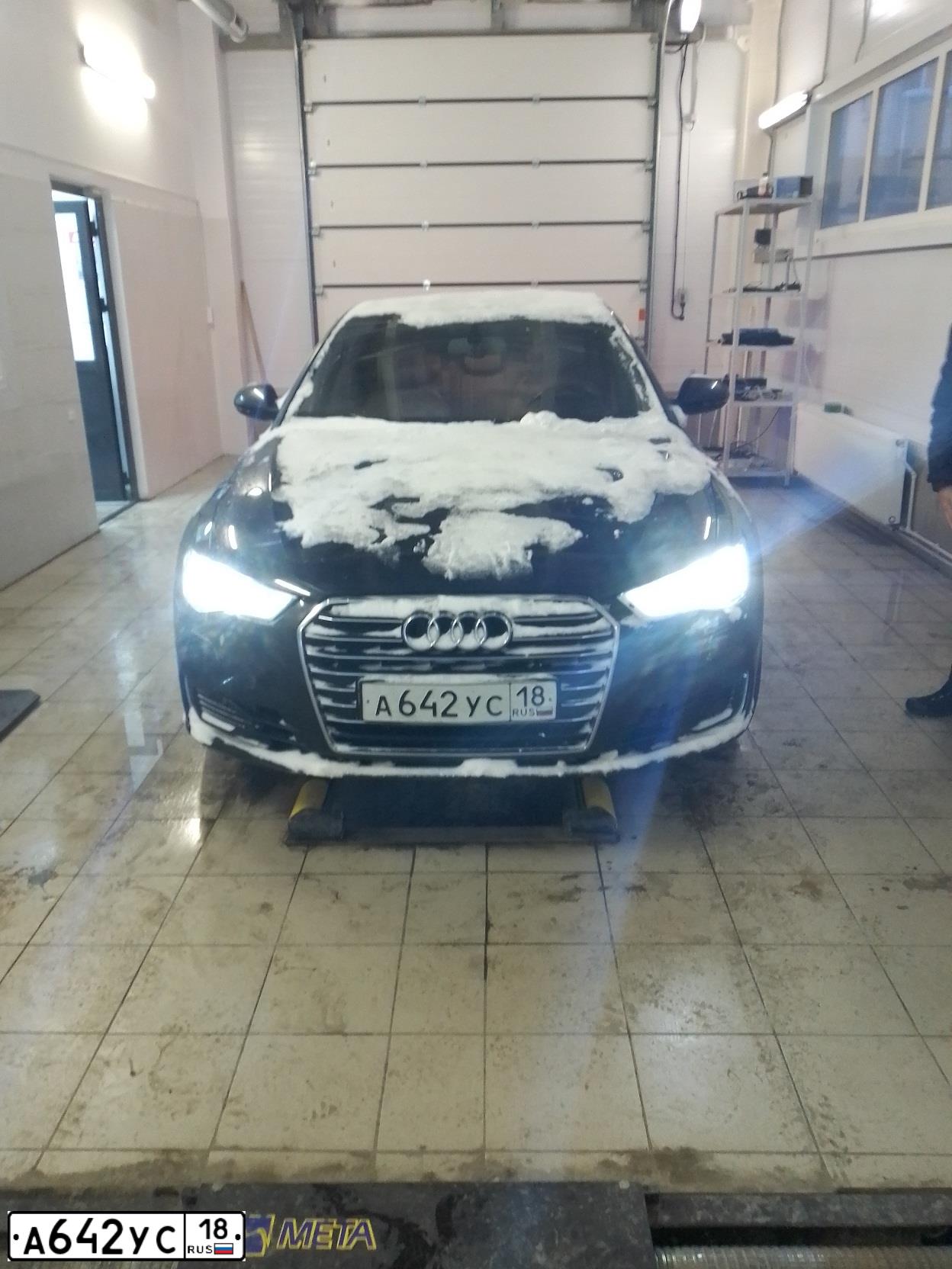 Фото автомобиля AUDI A6, 2015 — госномер А642УС18. Цвет: ЧЕРНЫЙ