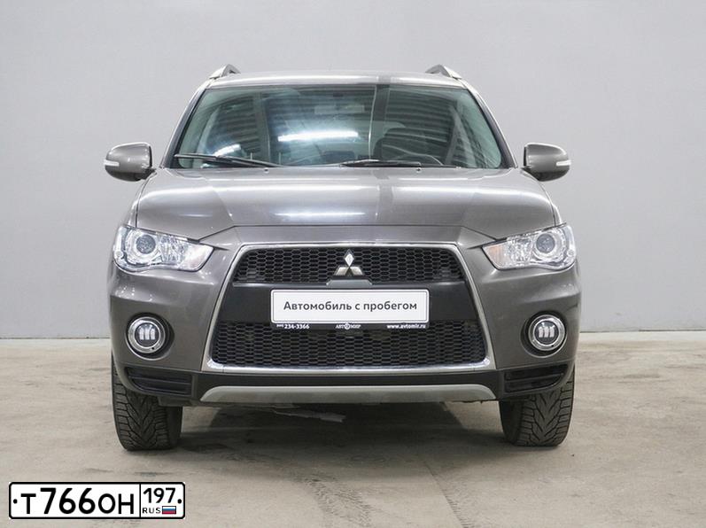 Фото автомобиля MITSUBISHI OUTLANDER, 2011 — госномер Т766ОН197. Цвет: Коричневый