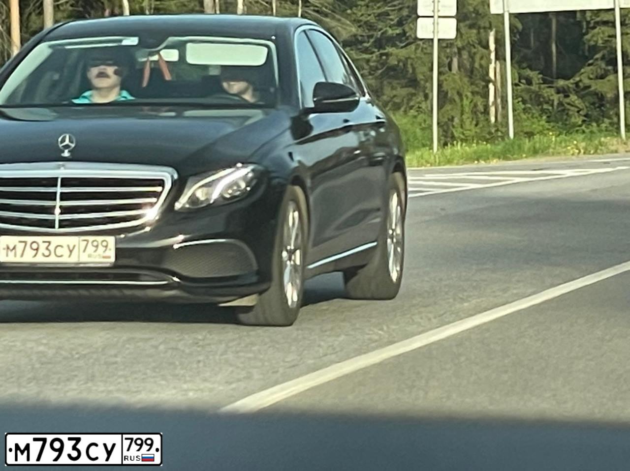Фото автомобиля MERCEDES E-KLASSE, 2019 — госномер М793СУ799. Цвет: ЧЕРНЫЙ