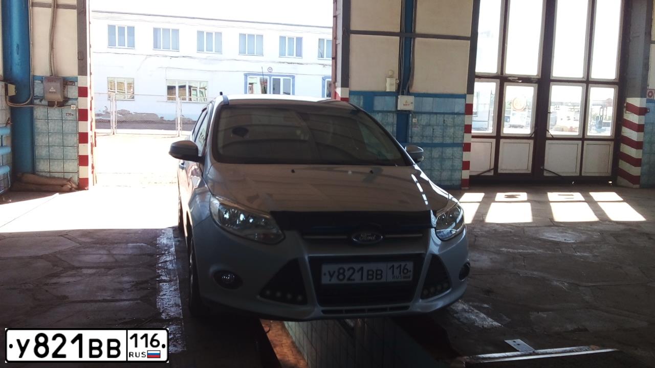 Фото автомобиля FORD FOCUS, 2014 — госномер У821ВВ116. Цвет: СЕРЕБРИСТЫЙ