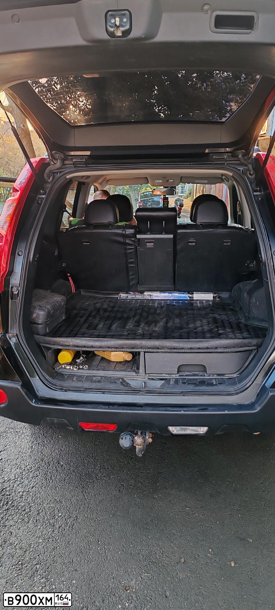 Фото автомобиля NISSAN X-TRAIL, 2008 — госномер М405ЕМ58. Цвет: ЧЕРНЫЙ