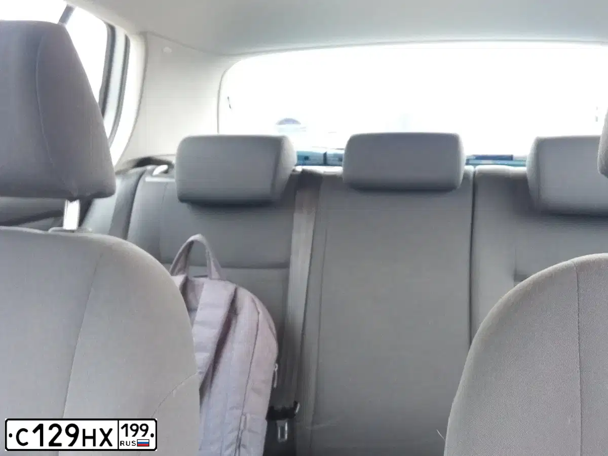 Фото автомобиля VOLKSWAGEN GOLF, 2008 — госномер Е928СТ750. Цвет: СЕРЕБРИСТЫЙ