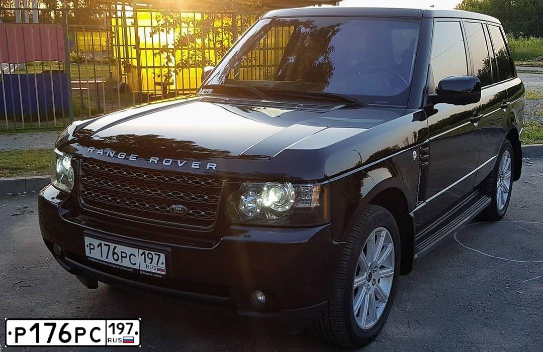 Фото автомобиля LANDROVER RANGE ROVER, 2012 — госномер Р176РС197. Цвет: КОРИЧНЕВЫЙ ТЕМНЫЙ