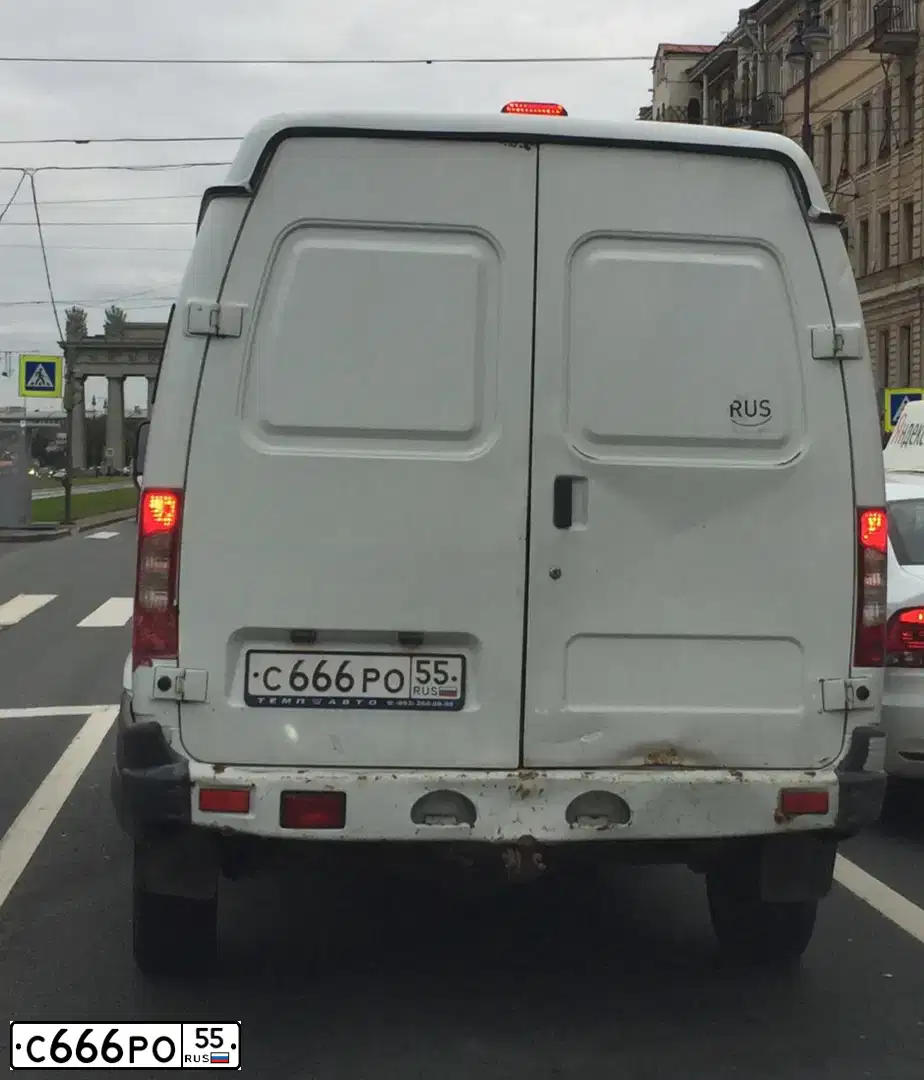 Фото автомобиля GAZ 2752 SOBOL, 2013 — госномер С666РО55. Цвет: Белый