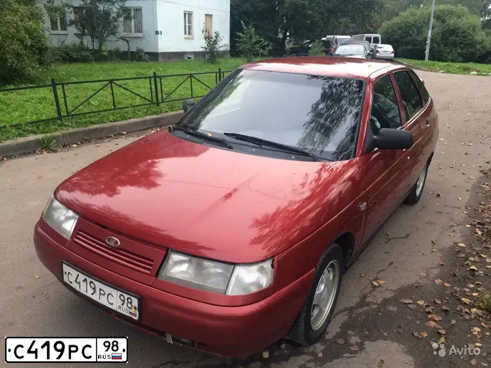 Фото автомобиля LADA 2112 LADA, 2007 — госномер С419РС98. Цвет: Красный