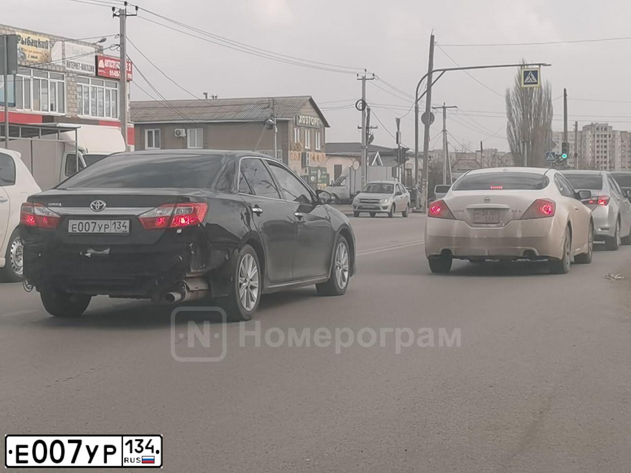 Фото автомобиля BMW SERIE 3, 2012 — госномер М424СМ134. Цвет: Белый